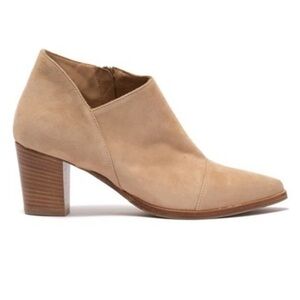 Italeau Marisa Waterproof Sand Cap Toe Bootie size 39/8.5